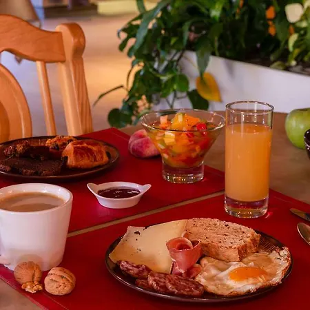 Ogmacchi Hotel Chatel